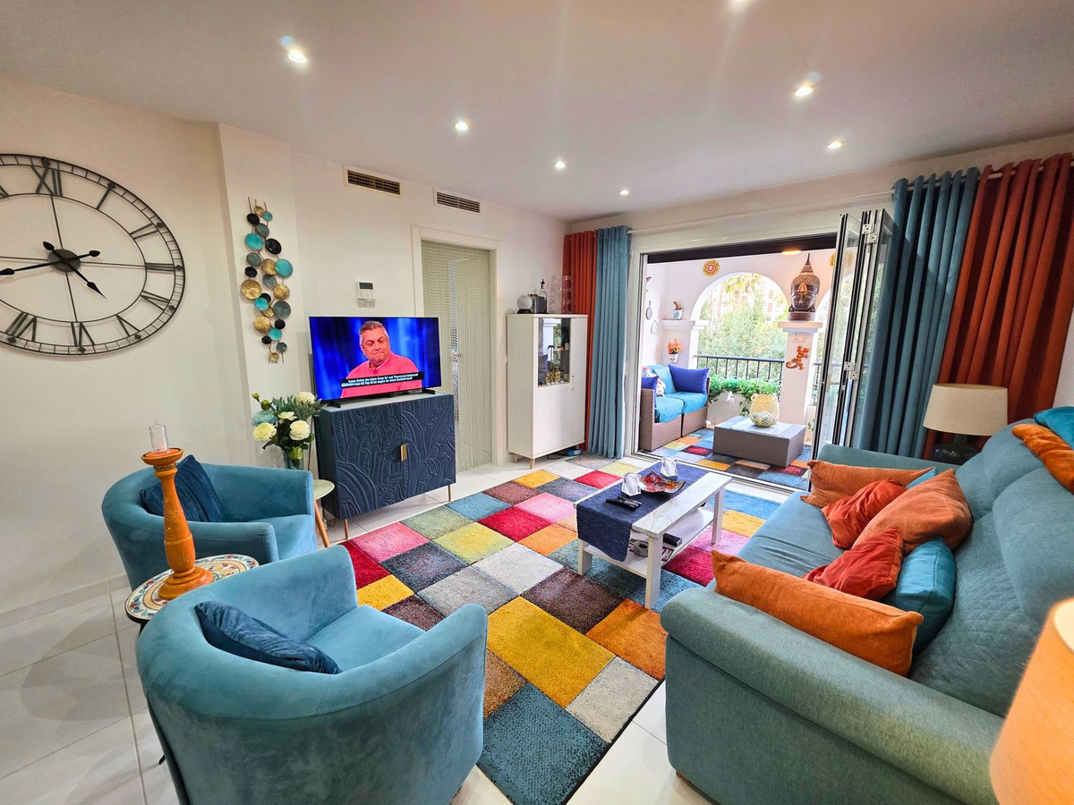 3 Bed, 2 Bath, ApartmentFor Sale, La Duquesa, Malaga