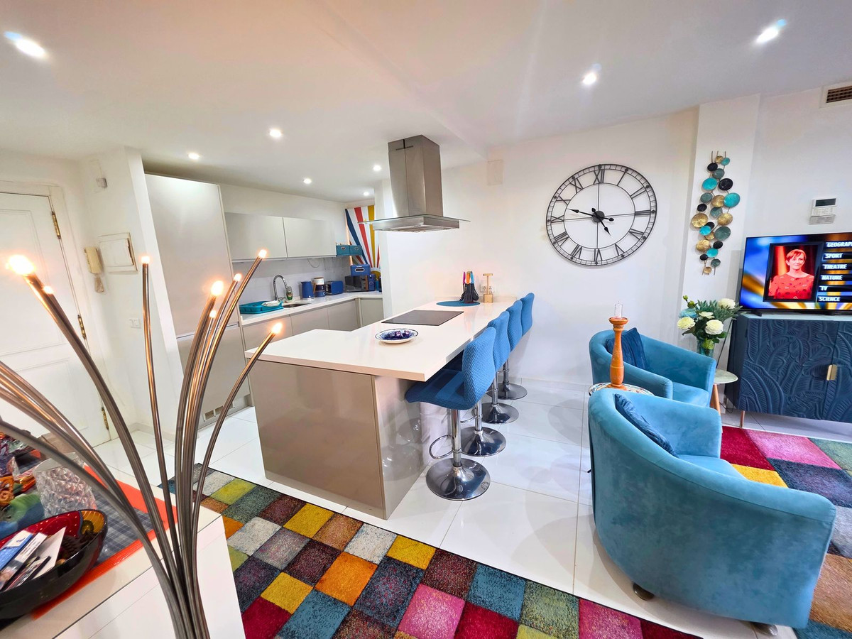 3 Bed, 2 Bath, ApartmentFor Sale, La Duquesa, Malaga