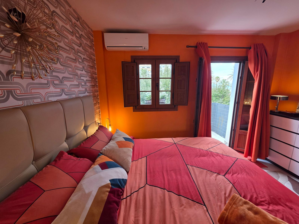 3 Bed, 2 Bath, ApartmentFor Sale, La Duquesa, Malaga