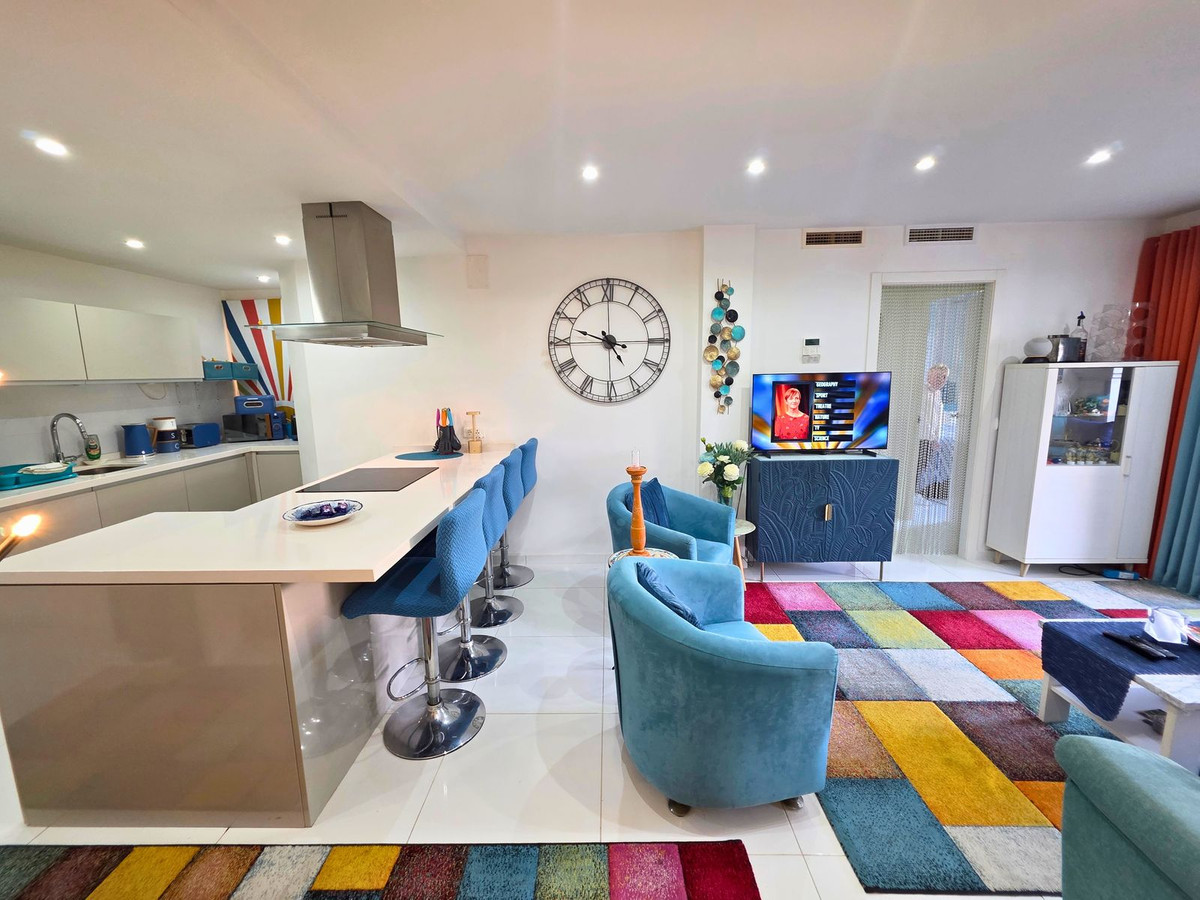 3 Bed, 2 Bath, ApartmentFor Sale, La Duquesa, Malaga