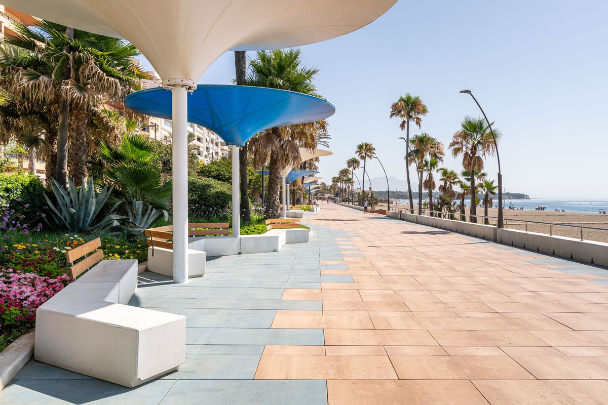 2 Bed, 2 Bath, HouseFor Sale, Estepona, Malaga