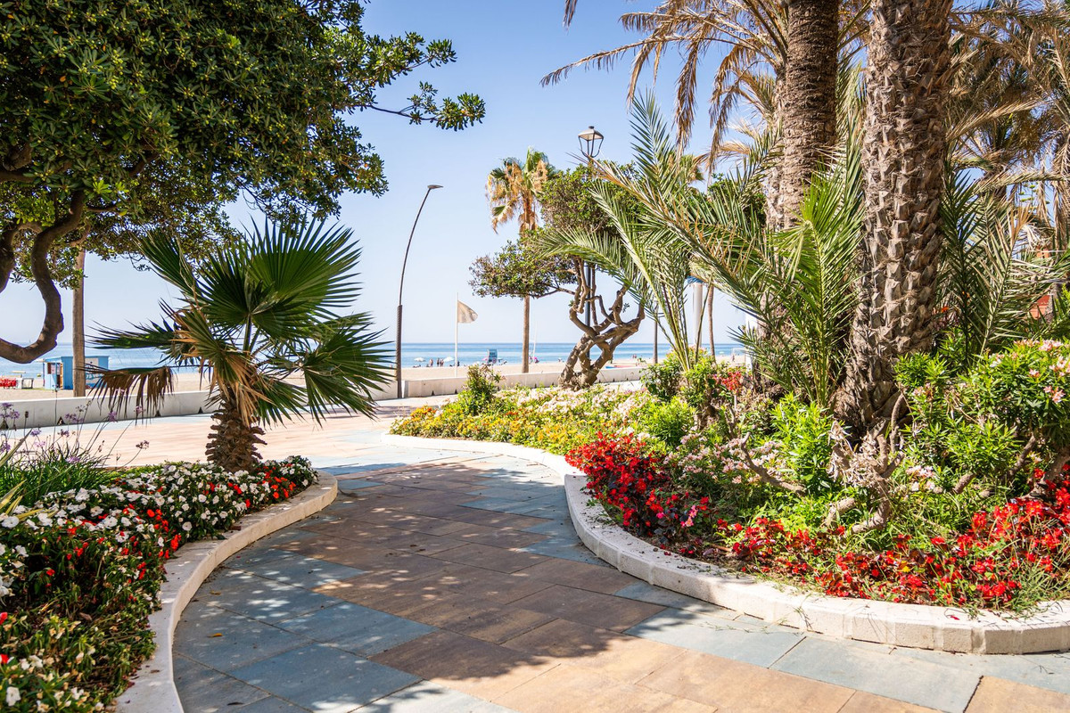 2 Bed, 2 Bath, HouseFor Sale, Estepona, Malaga