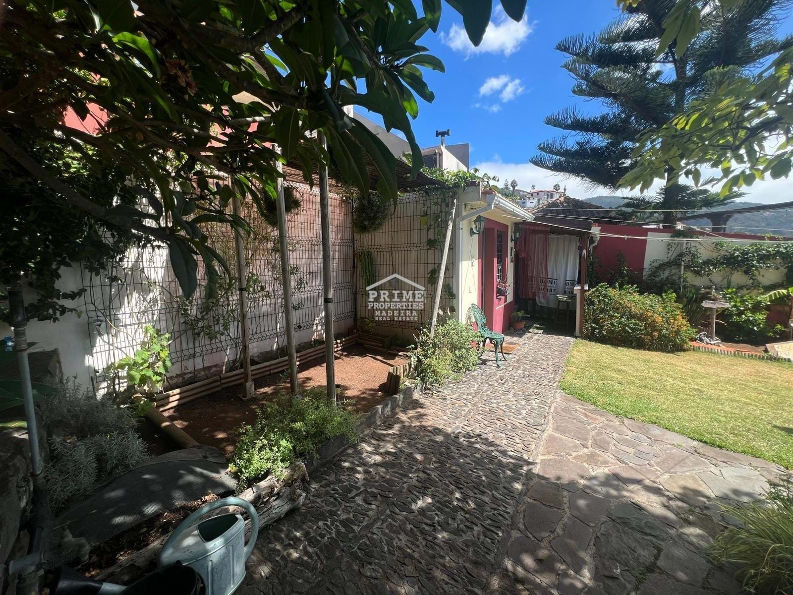 1 Bed, 3 Bath, HouseFor Sale, Funchal, Ilha da Madeira, 9050-046