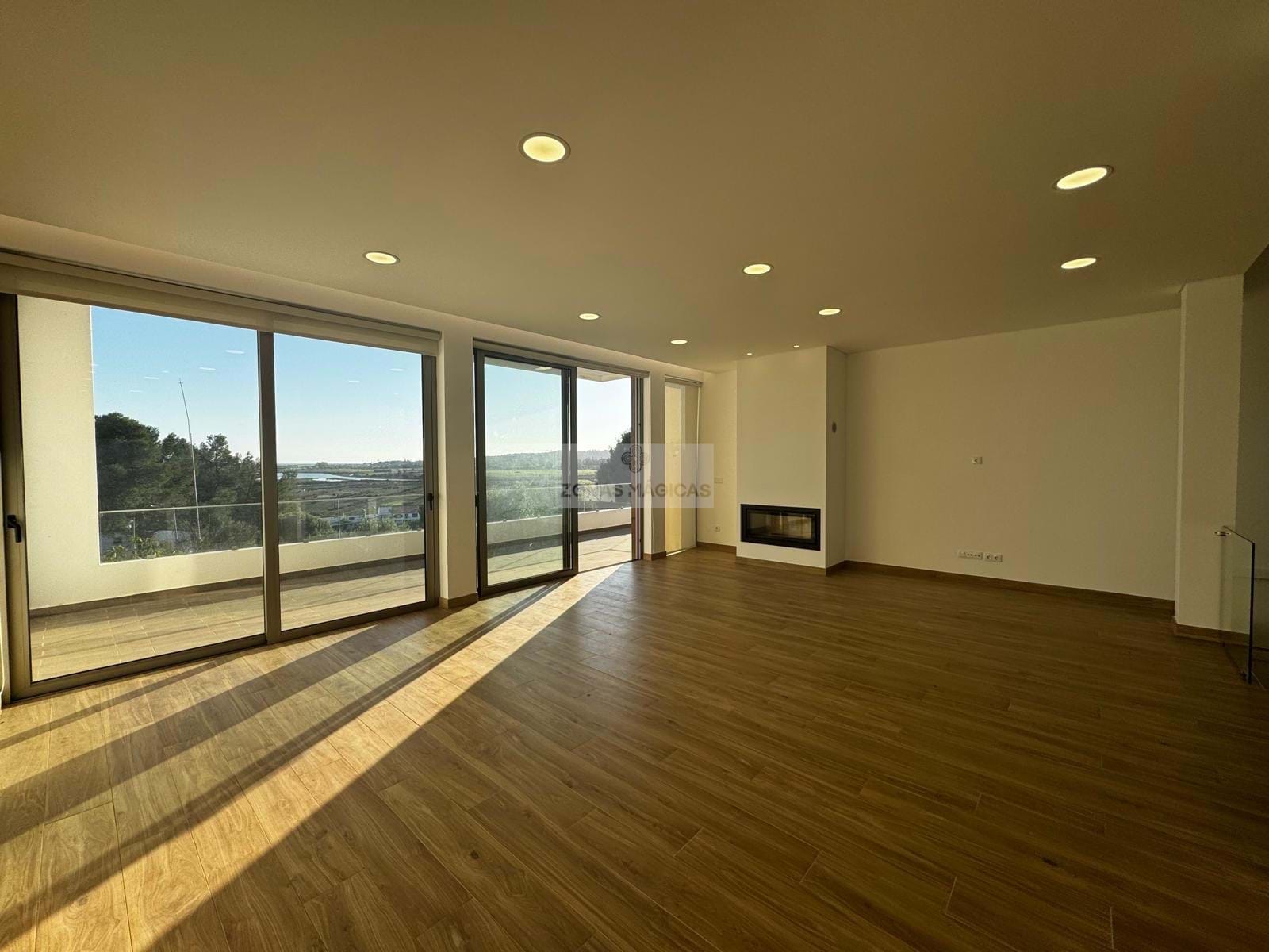 3 Bed, 4 Bath, HouseFor Sale, Mexilhoeira Grande, Portimão, Faro, 8500-130