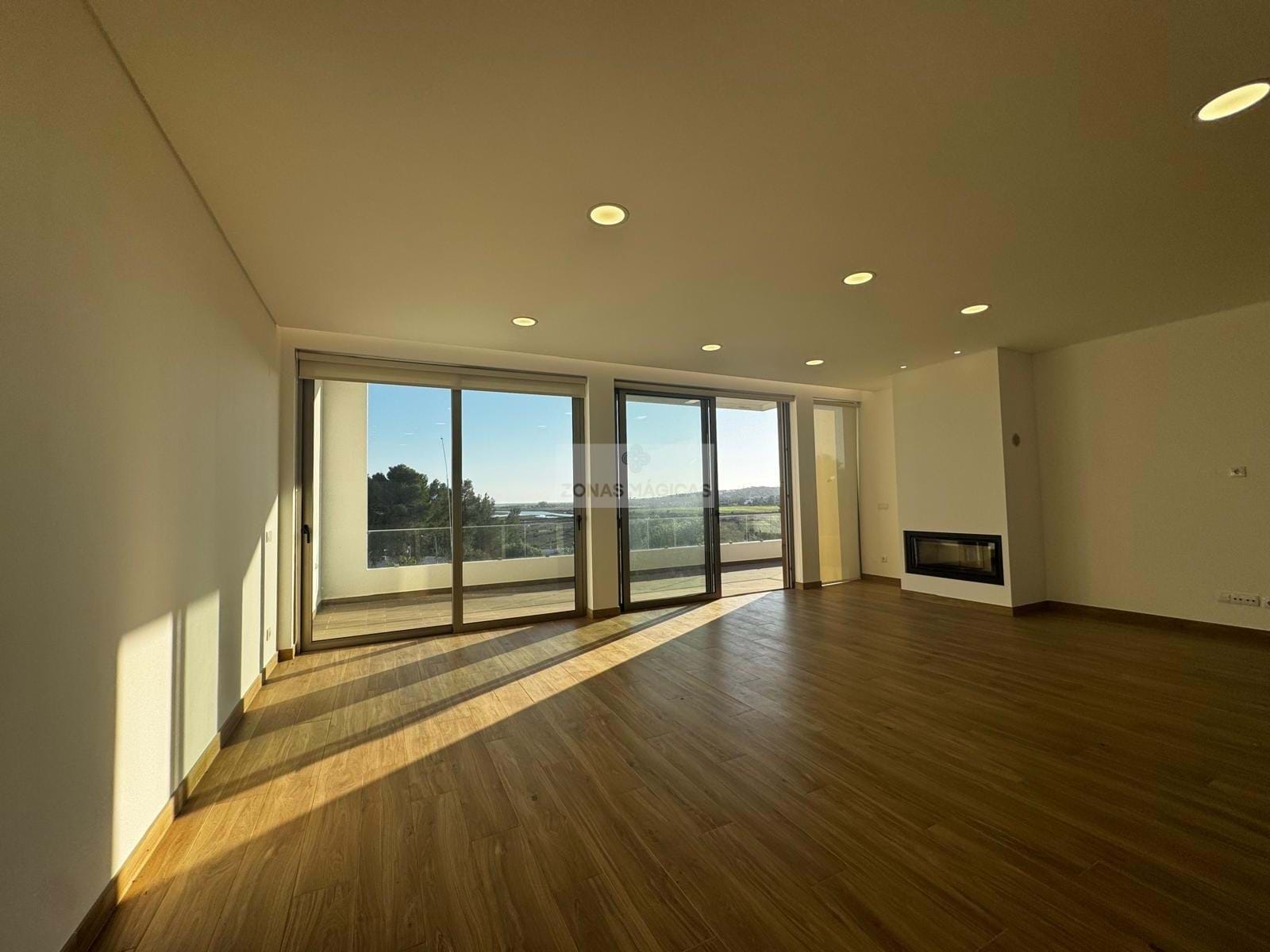 3 Bed, 4 Bath, HouseFor Sale, Mexilhoeira Grande, Portimão, Faro, 8500-130