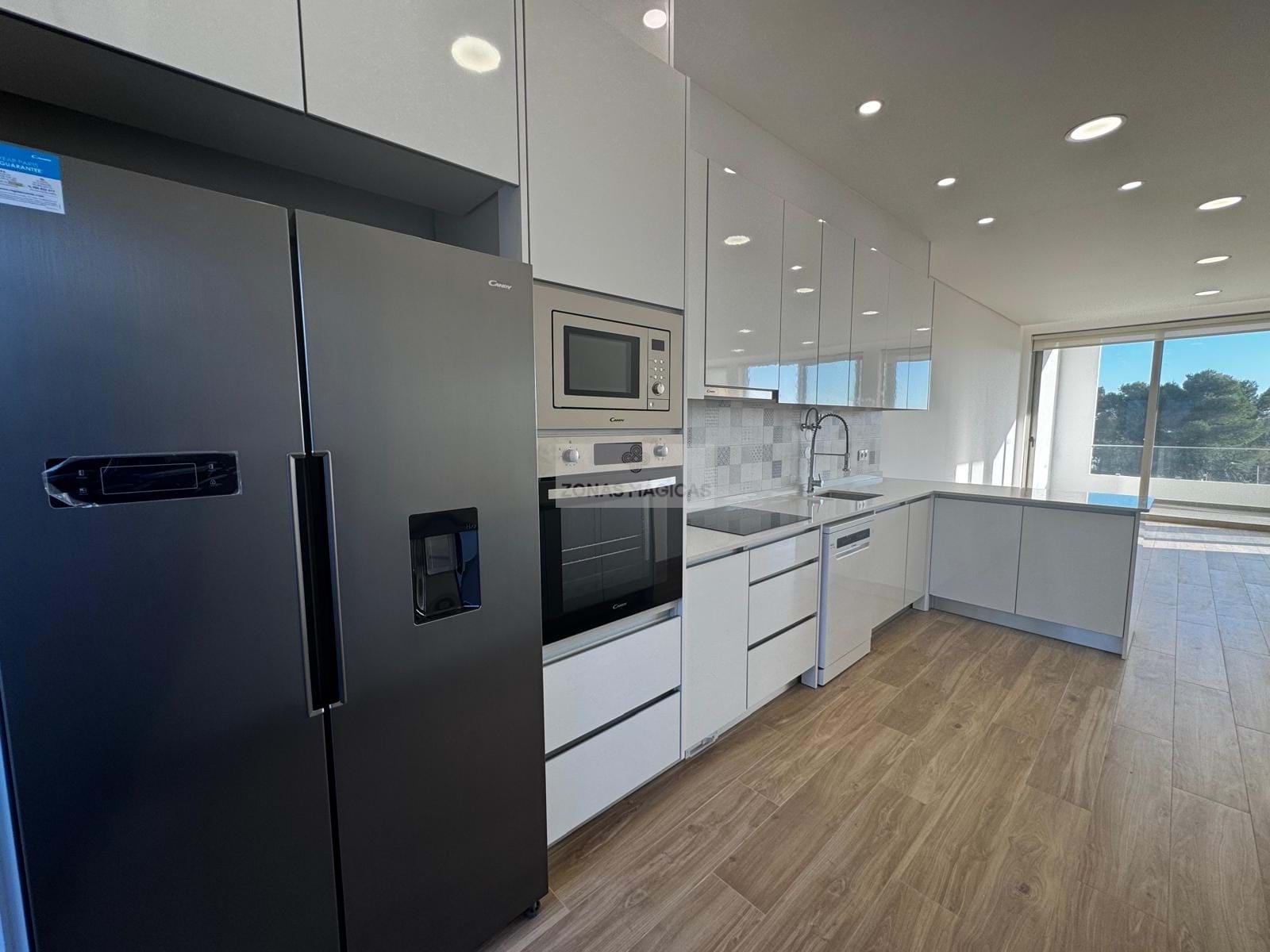 3 Bed, 4 Bath, HouseFor Sale, Mexilhoeira Grande, Portimão, Faro, 8500-130