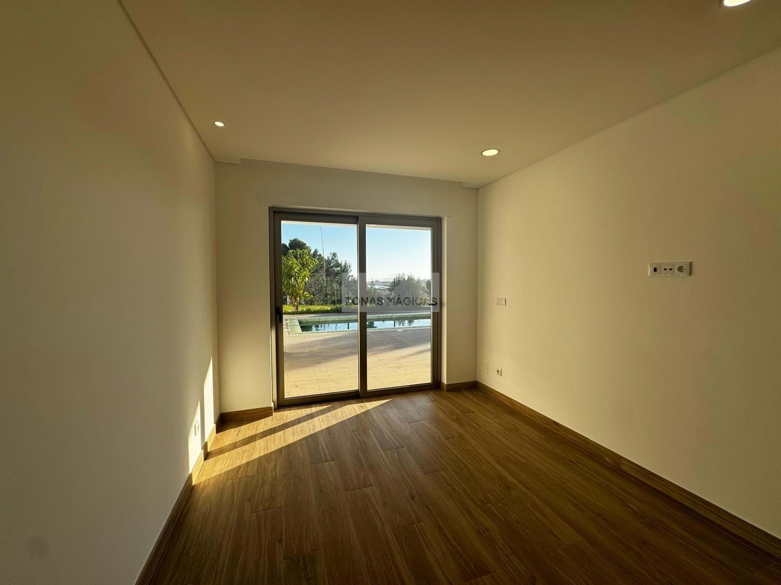 3 Bed, 4 Bath, HouseFor Sale, Mexilhoeira Grande, Portimão, Faro, 8500-130