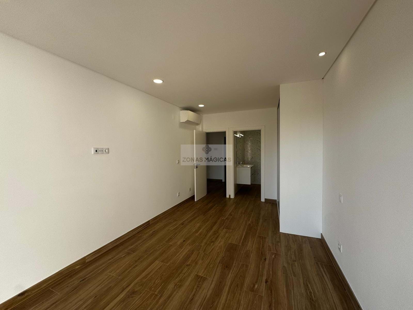 3 Bed, 4 Bath, HouseFor Sale, Mexilhoeira Grande, Portimão, Faro, 8500-130