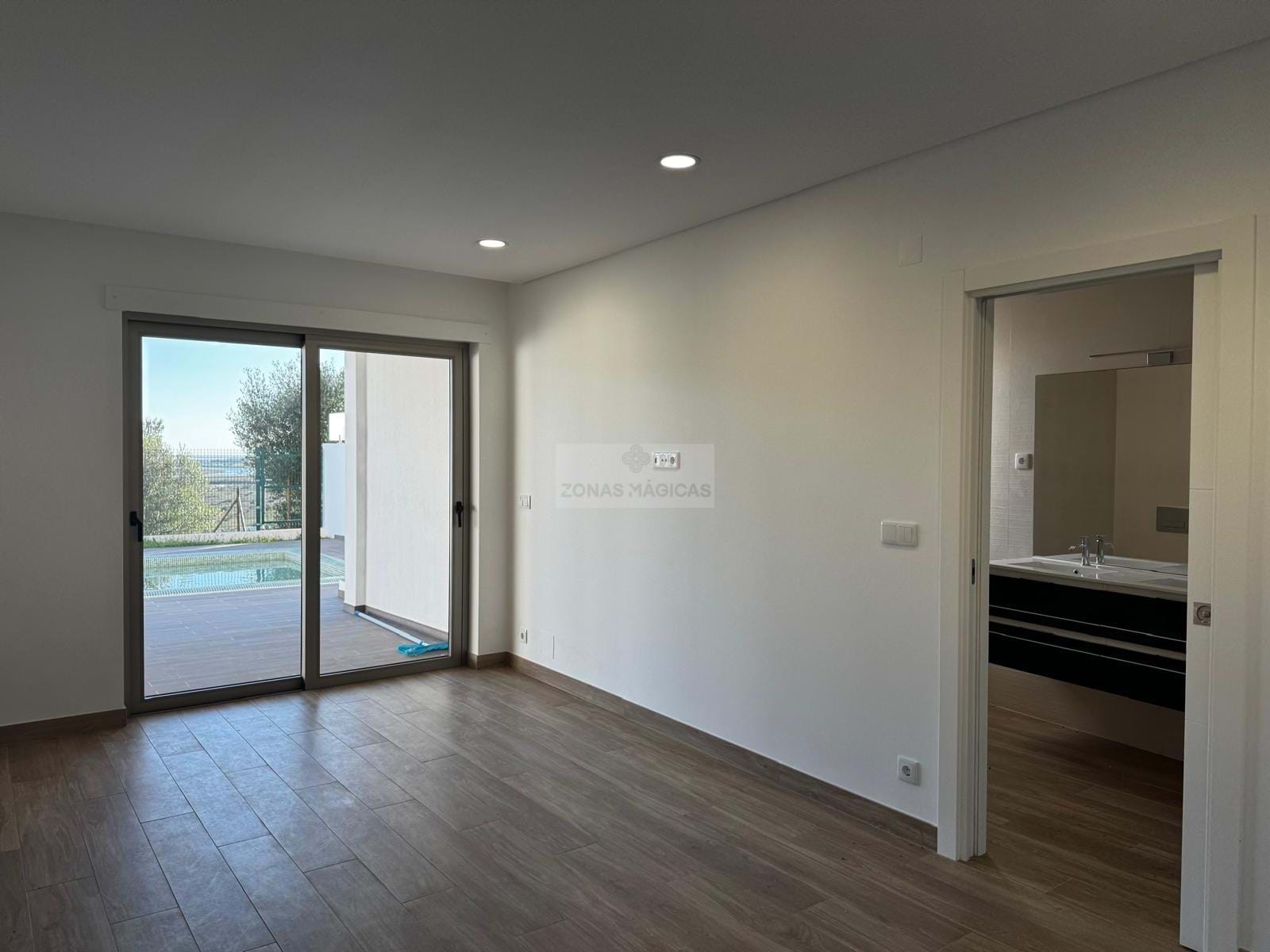 3 Bed, 4 Bath, HouseFor Sale, Mexilhoeira Grande, Portimão, Faro, 8500-130