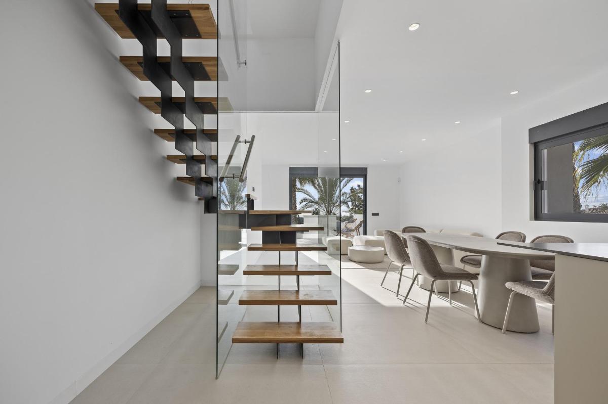 3 Bed, 2 Bath, ApartmentFor Sale, Estepona, Costa del Sol