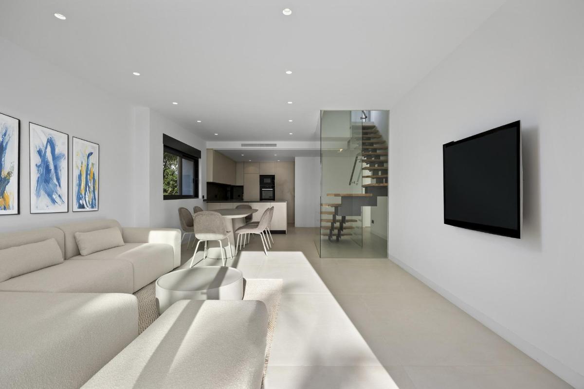 3 Bed, 2 Bath, ApartmentFor Sale, Estepona, Costa del Sol