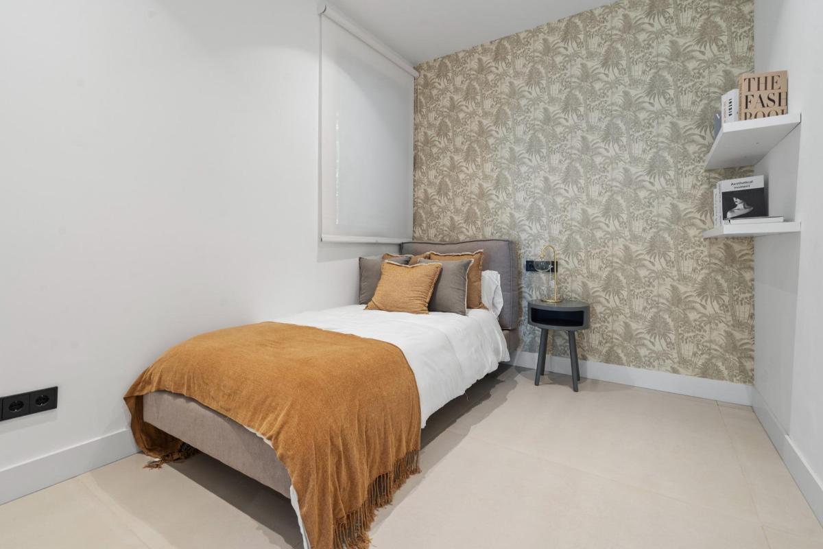 5 Bed, 4 Bath, ApartmentFor Sale, Estepona, Costa del Sol