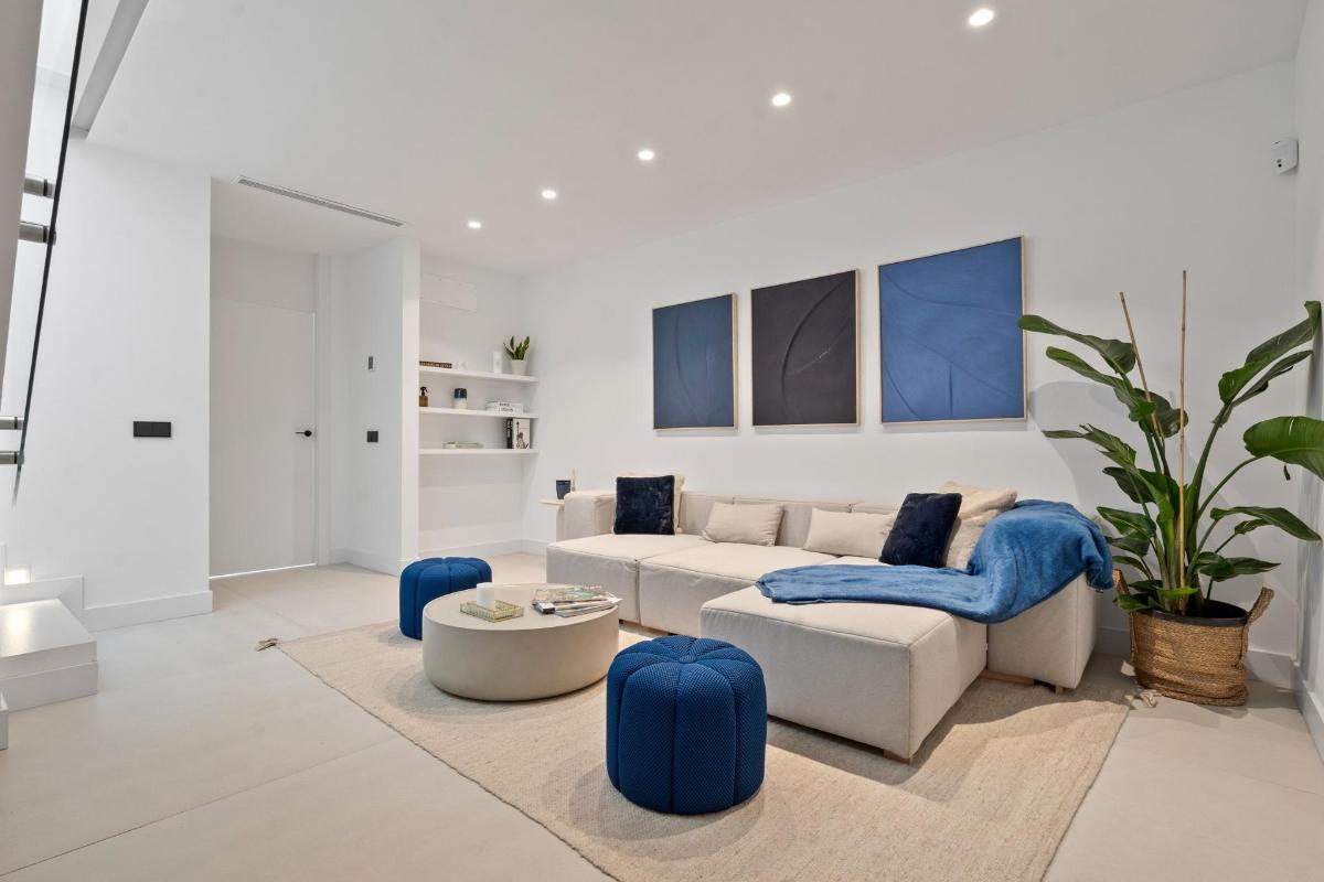 5 Bed, 4 Bath, ApartmentFor Sale, Estepona, Costa del Sol