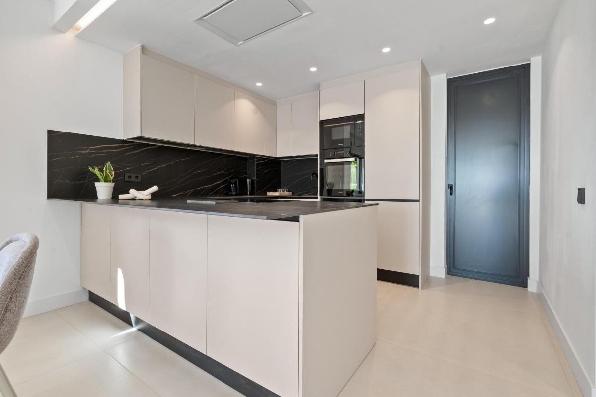 4 Bed, 4 Bath, ApartmentFor Sale, Estepona, Costa del Sol