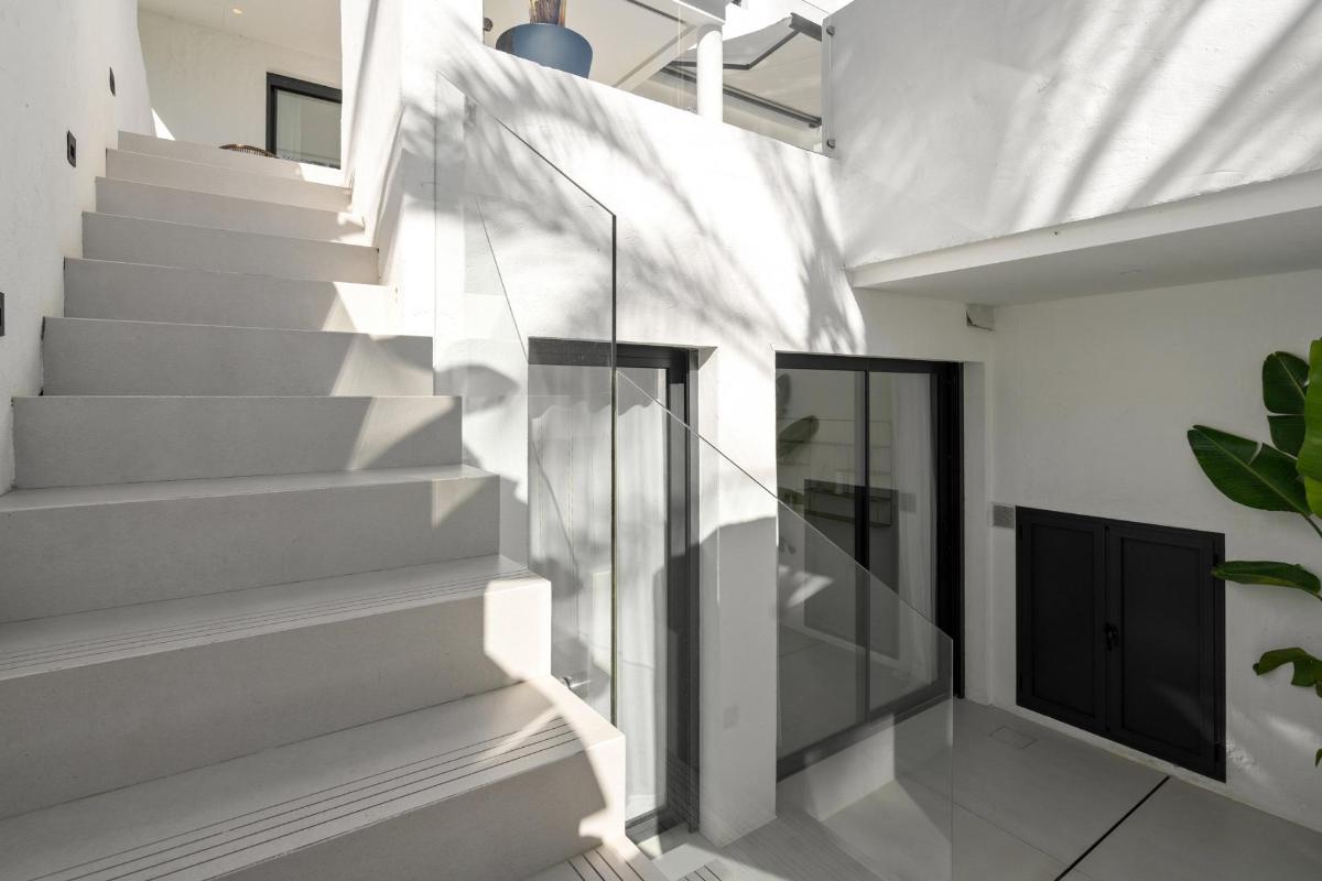 4 Bed, 4 Bath, ApartmentFor Sale, Estepona, Costa del Sol