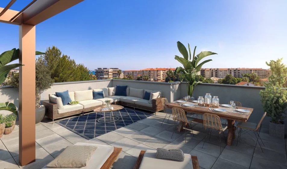 3 Bed, 2 Bath, ApartmentFor Sale, Antibes, Alpes-Maritimes