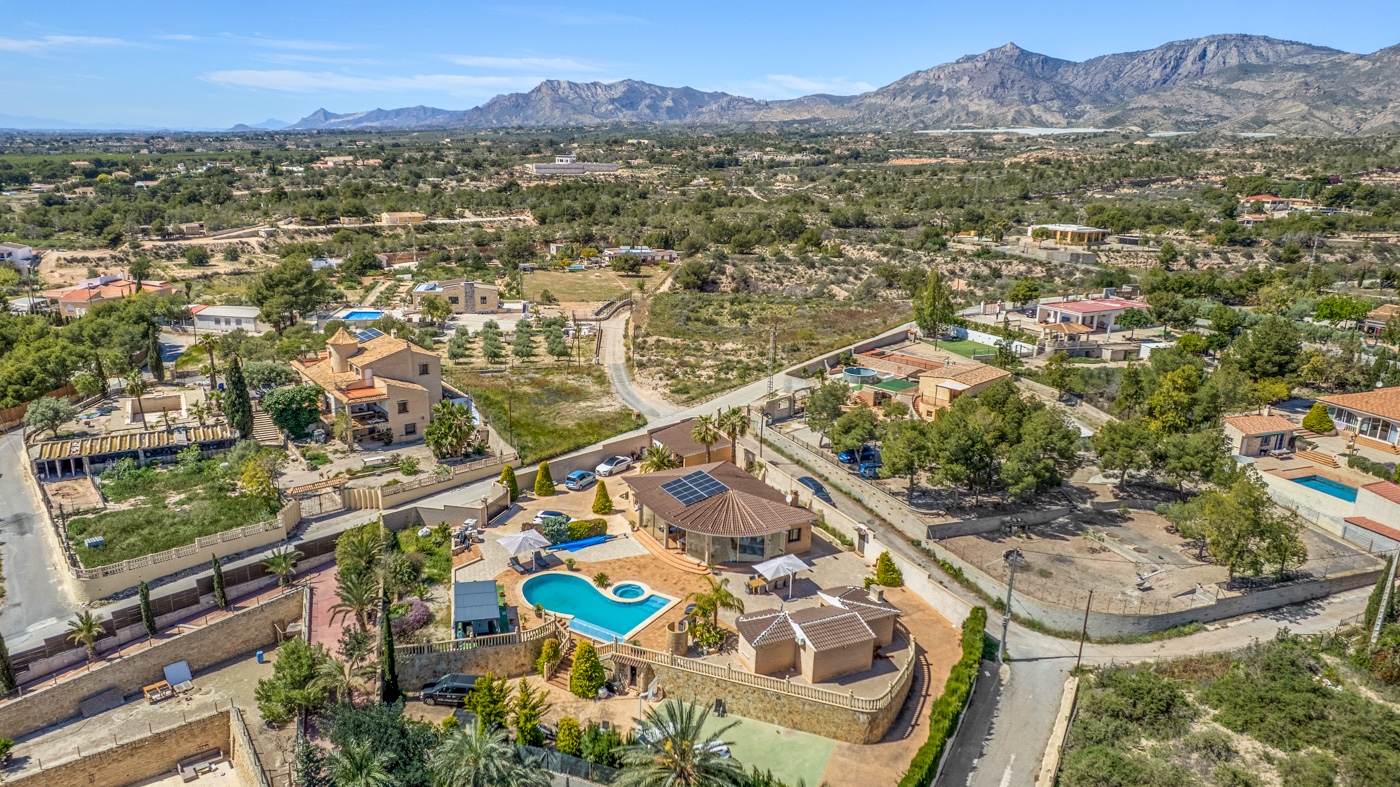 5 Bed, 2 Bath, HouseFor Sale, Crevillente, Alicante