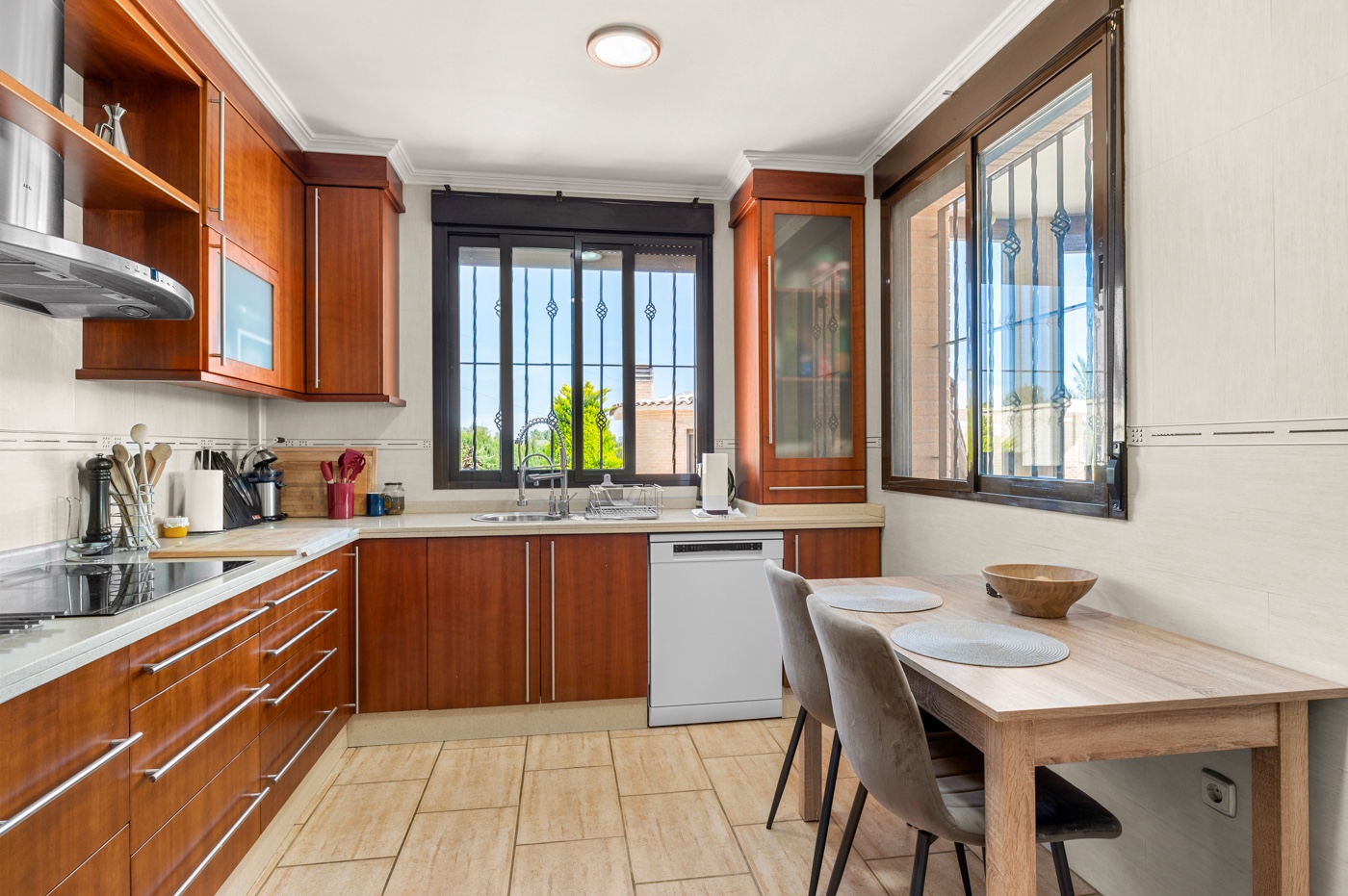 5 Bed, 2 Bath, HouseFor Sale, Crevillente, Alicante