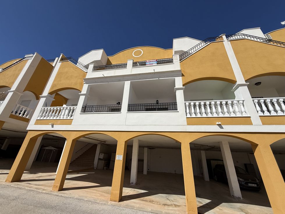 2 Bed, 1 Bath, ApartmentFor Sale, Los Montesinos, Alicante