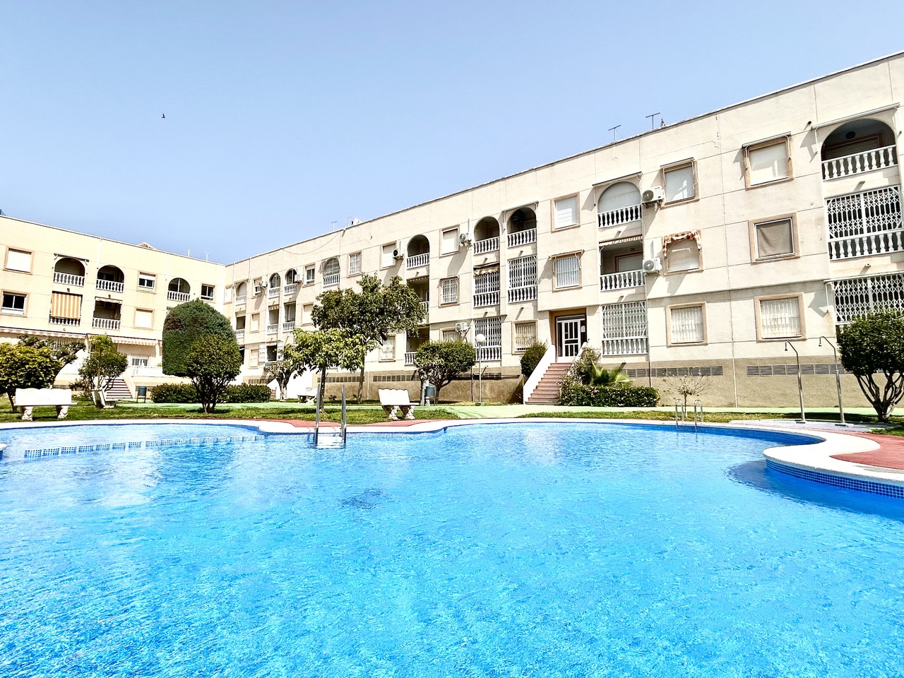 2 Bed, 1 Bath, ApartmentFor Sale, Torrevieja, Alicante