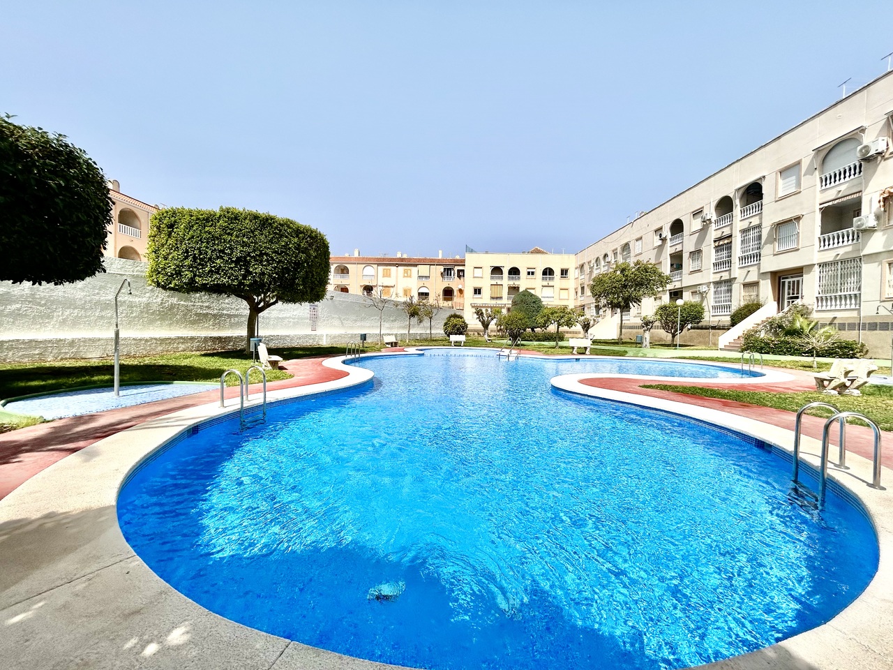 2 Bed, 1 Bath, ApartmentFor Sale, Torrevieja, Alicante