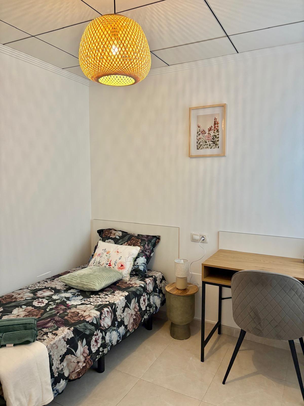 3 Bed, 1 Bath, ApartmentFor Sale, Torrevieja, Alicante