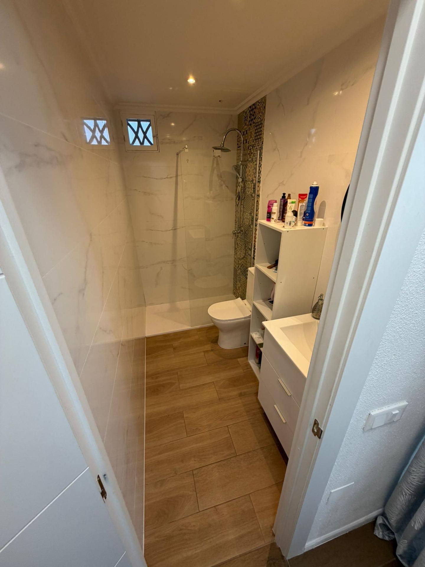 2 Bed, 1 Bath, ApartmentFor Sale, Torrevieja, Alicante