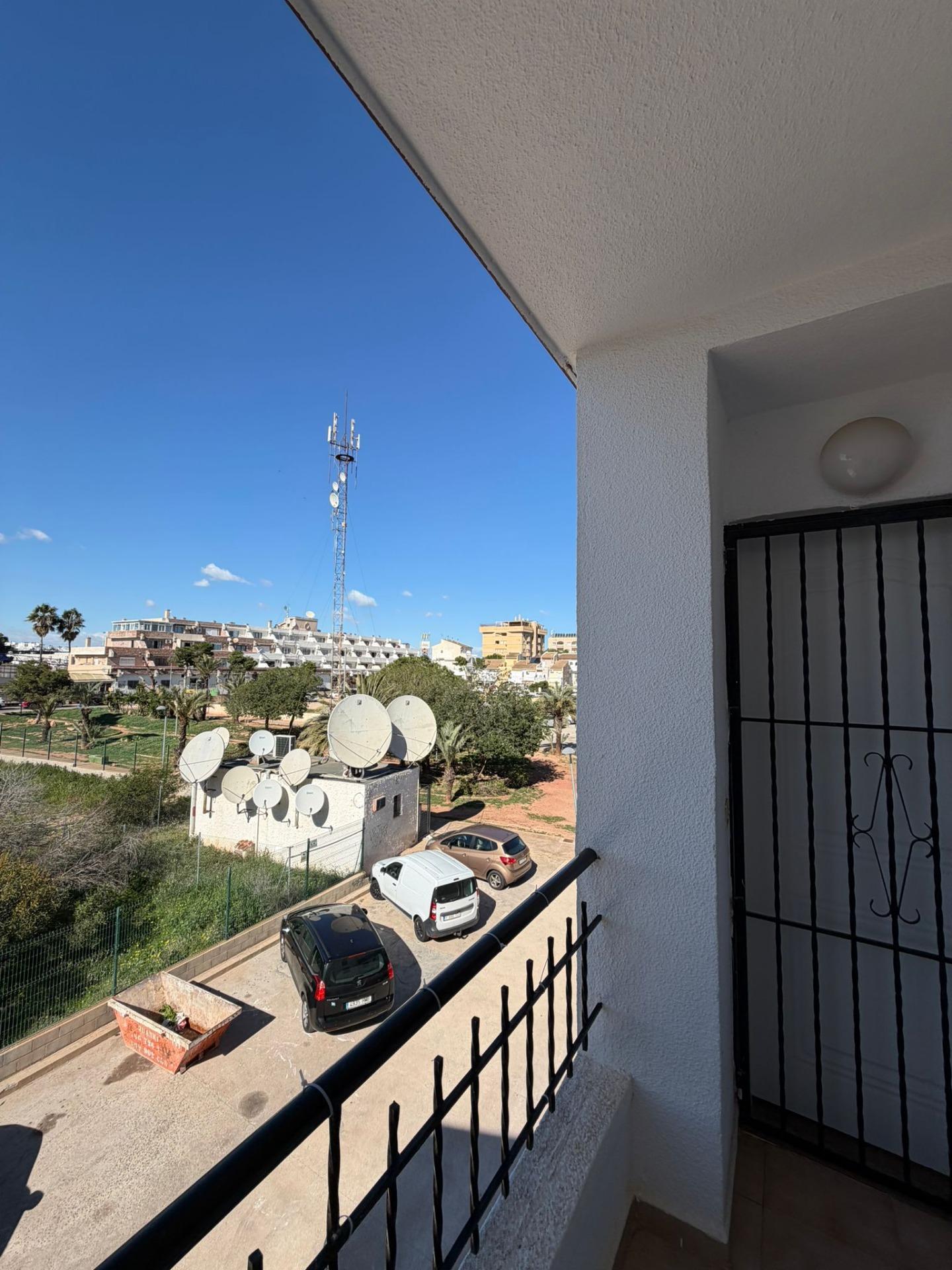 2 Bed, 1 Bath, ApartmentFor Sale, Torrevieja, Alicante