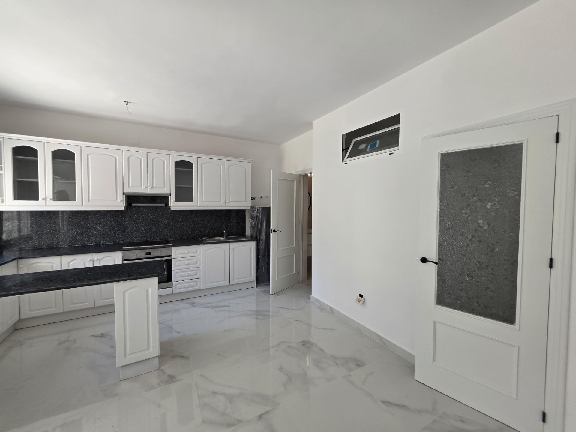 3 Bed, 2 Bath, ApartmentFor Sale, Torrevieja, Alicante