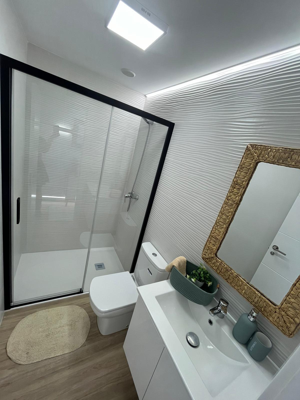 3 Bed, 2 Bath, ApartmentFor Sale, Torrevieja, Alicante