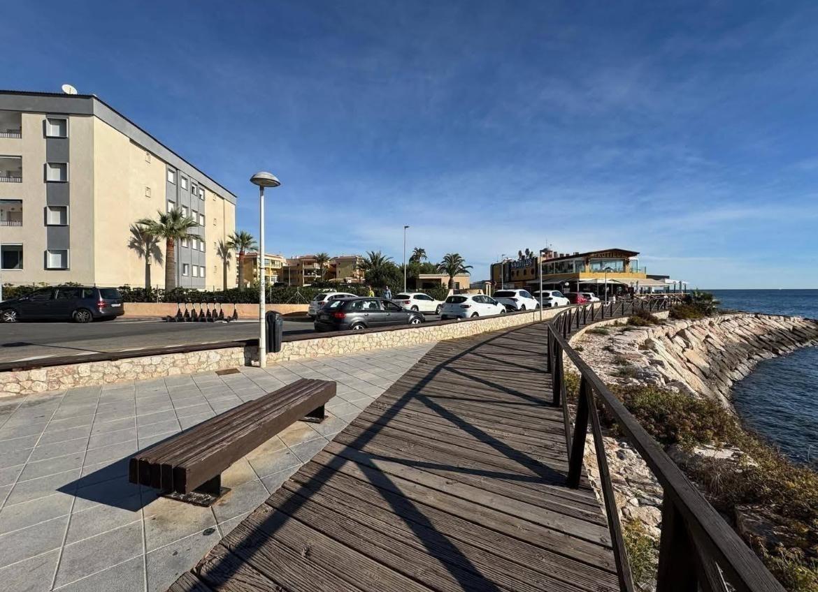 3 Bed, 2 Bath, ApartmentFor Sale, Torrevieja, Alicante