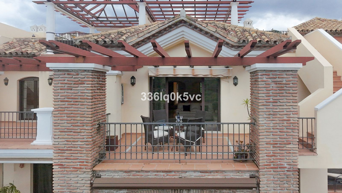 3 Bed, 2 Bath, ApartmentFor Sale, Benahavis, Malaga