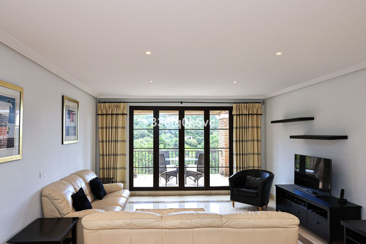 3 Bed, 2 Bath, ApartmentFor Sale, Benahavis, Malaga