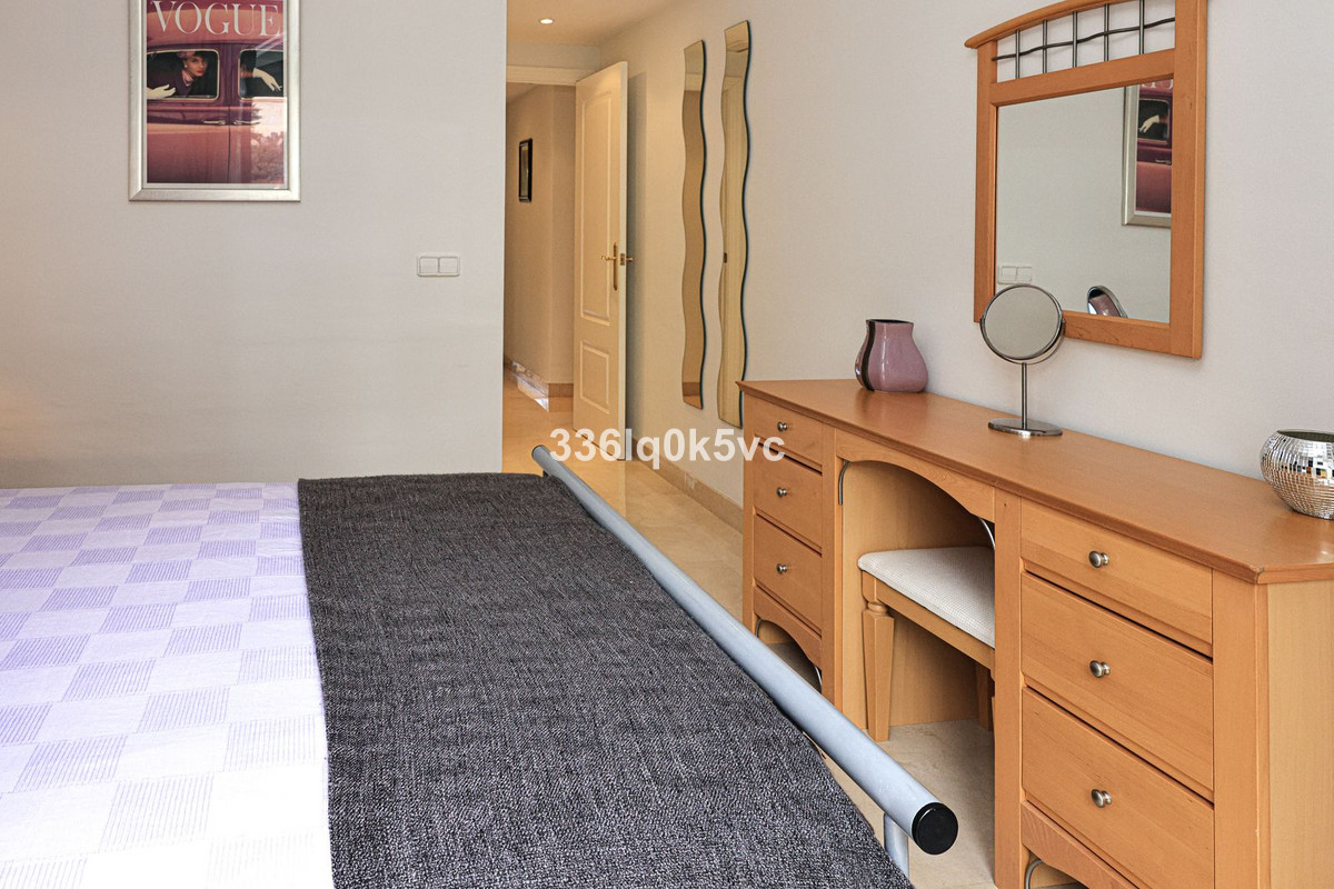 3 Bed, 2 Bath, ApartmentFor Sale, Benahavis, Malaga