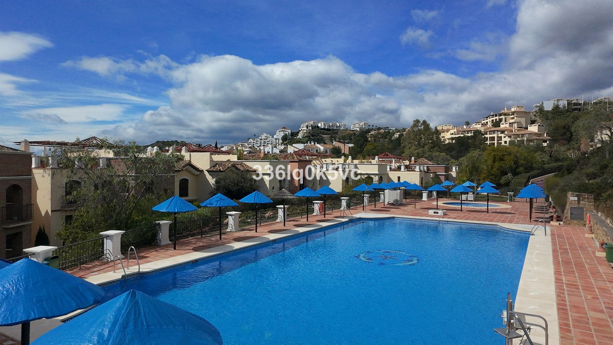 3 Bed, 2 Bath, ApartmentFor Sale, Benahavis, Malaga