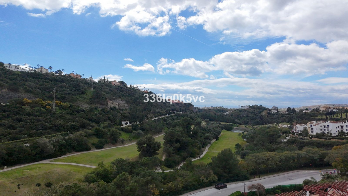 3 Bed, 2 Bath, ApartmentFor Sale, Benahavis, Malaga