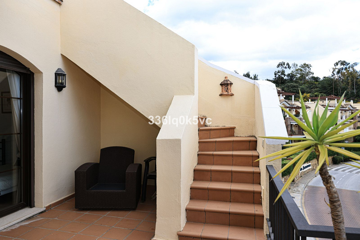 3 Bed, 2 Bath, ApartmentFor Sale, Benahavis, Malaga