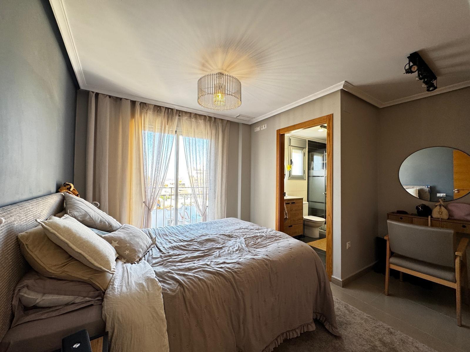 3 Bed, 2 Bath, ApartmentFor Sale, Torrevieja, Alicante