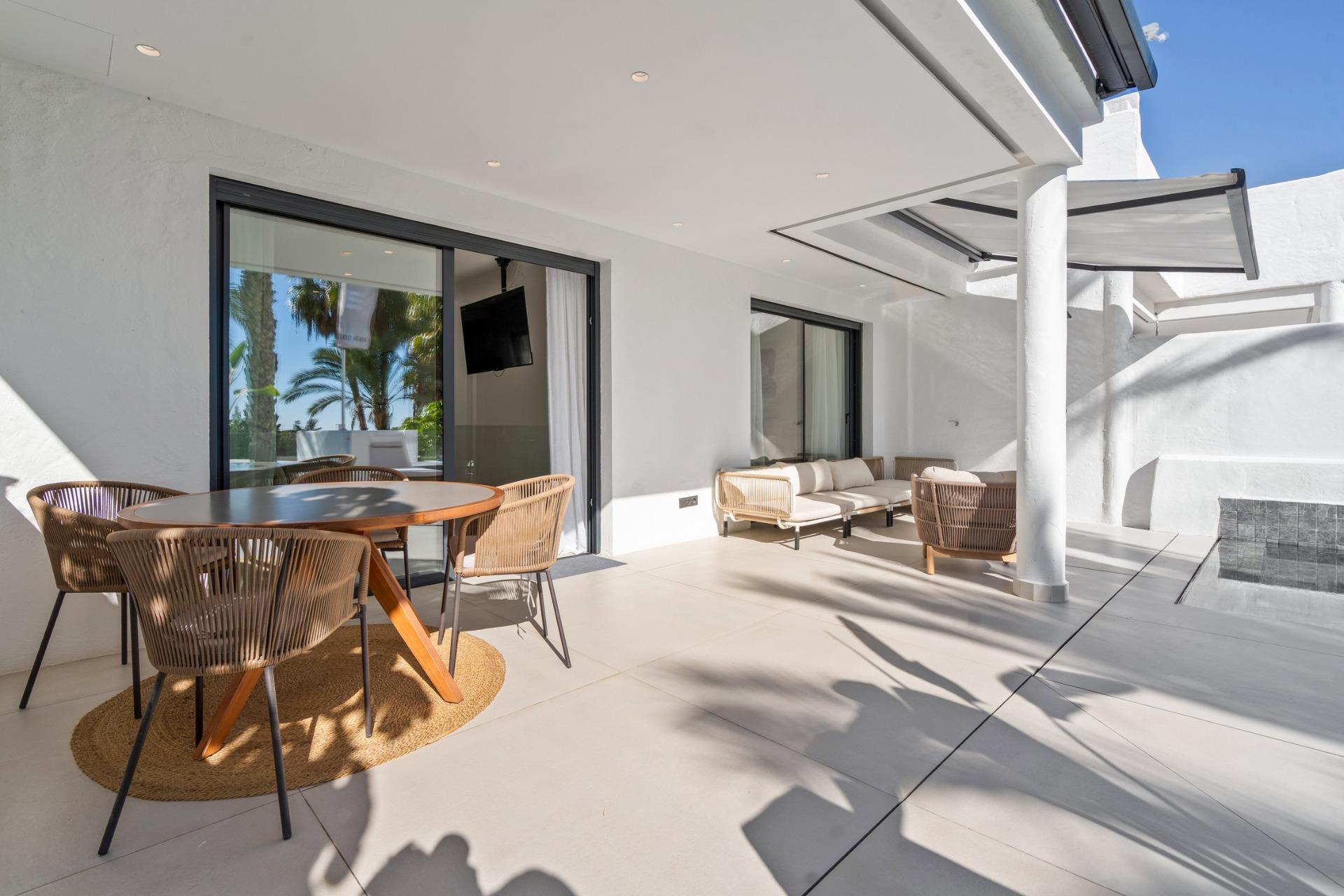 5 Bed, 4 Bath, ApartmentFor Sale, Estepona, Malaga