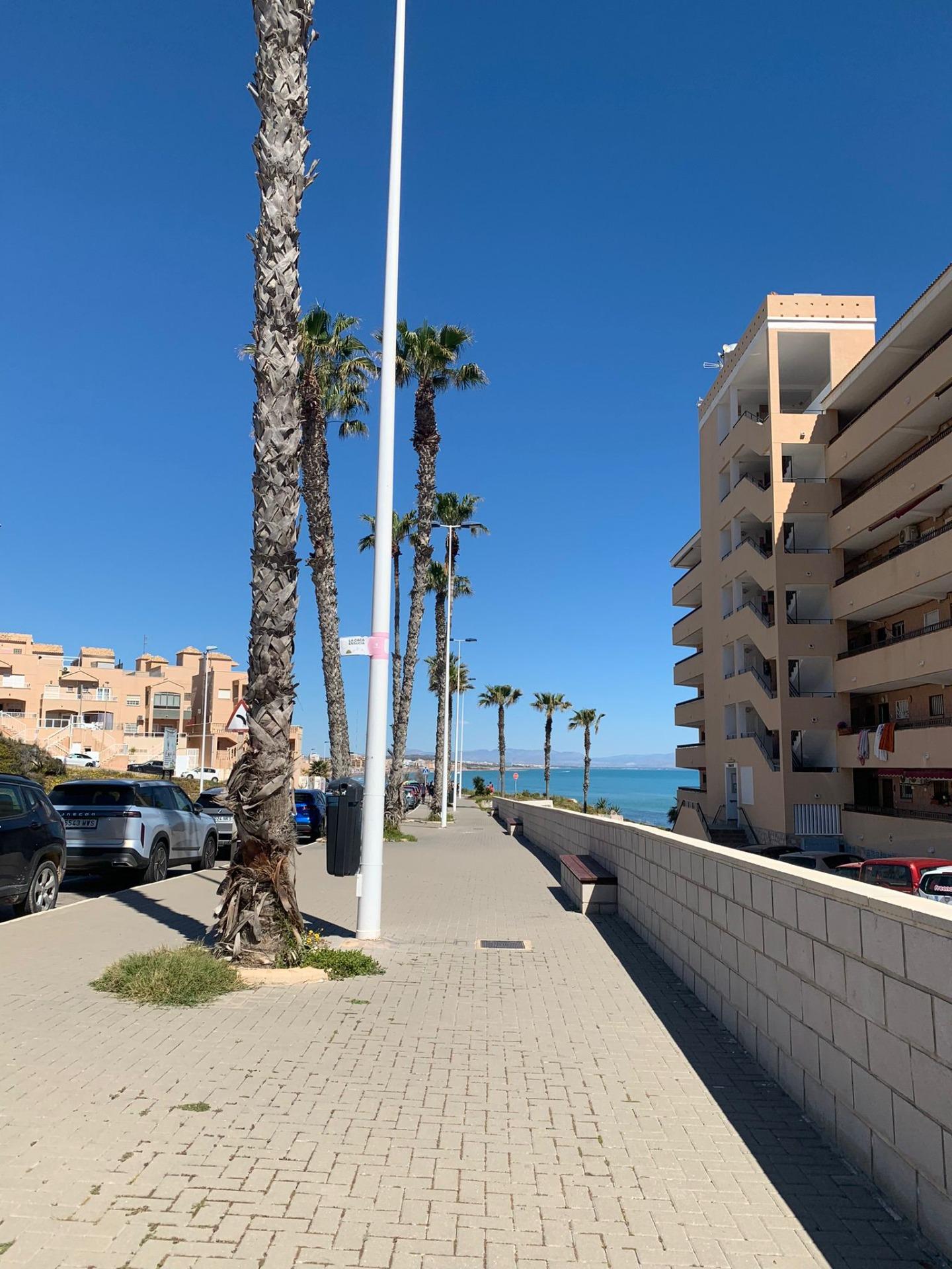 3 Bed, 1 Bath, ApartmentFor Sale, Torrevieja, Alicante