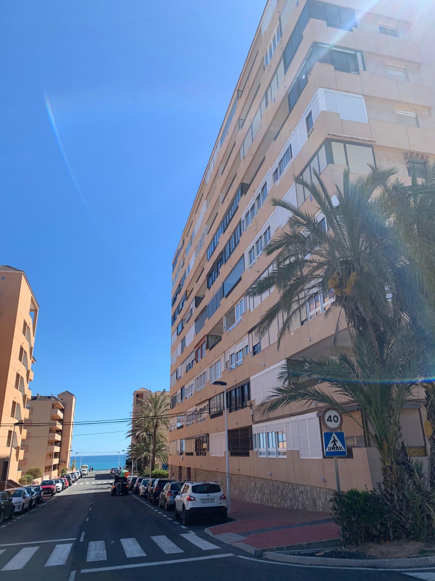 3 Bed, 1 Bath, ApartmentFor Sale, Torrevieja, Alicante