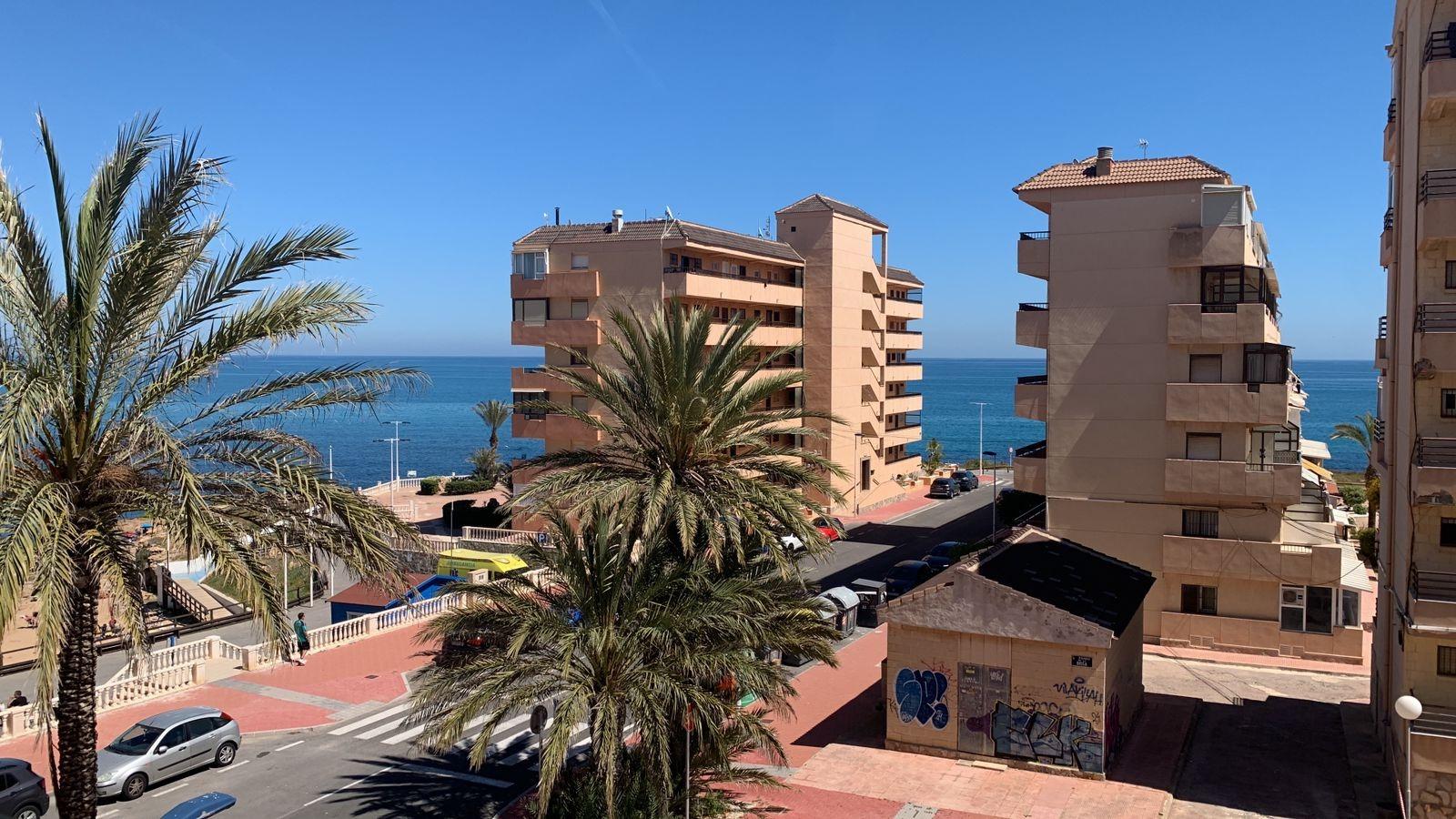 3 Bed, 1 Bath, ApartmentFor Sale, Torrevieja, Alicante