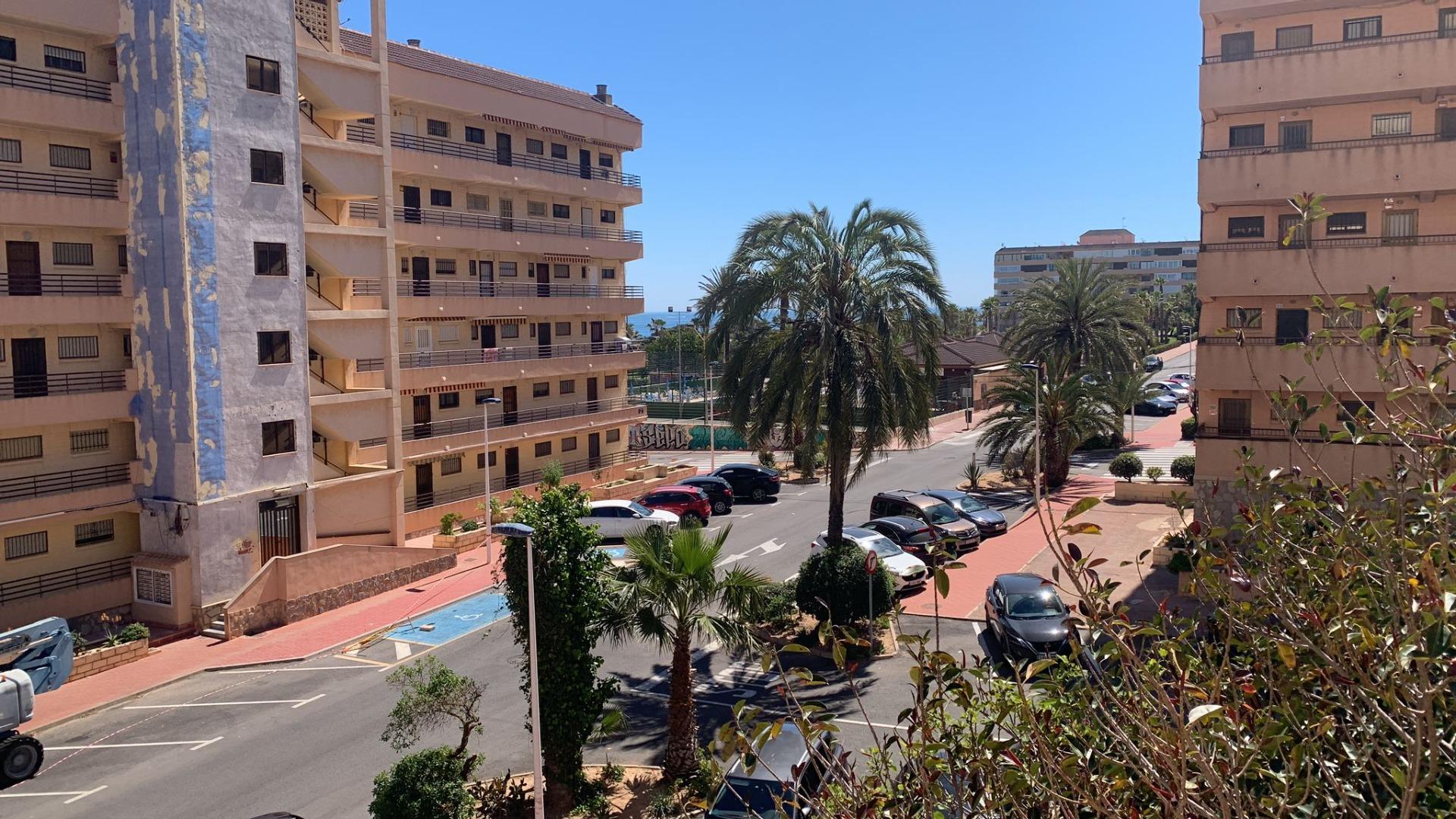 3 Bed, 1 Bath, ApartmentFor Sale, Torrevieja, Alicante