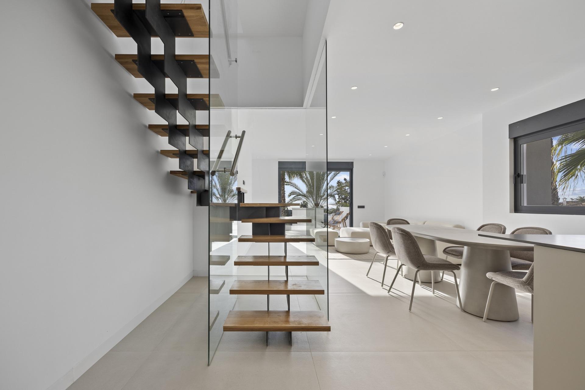 3 Bed, 2 Bath, ApartmentFor Sale, Estepona, Malaga