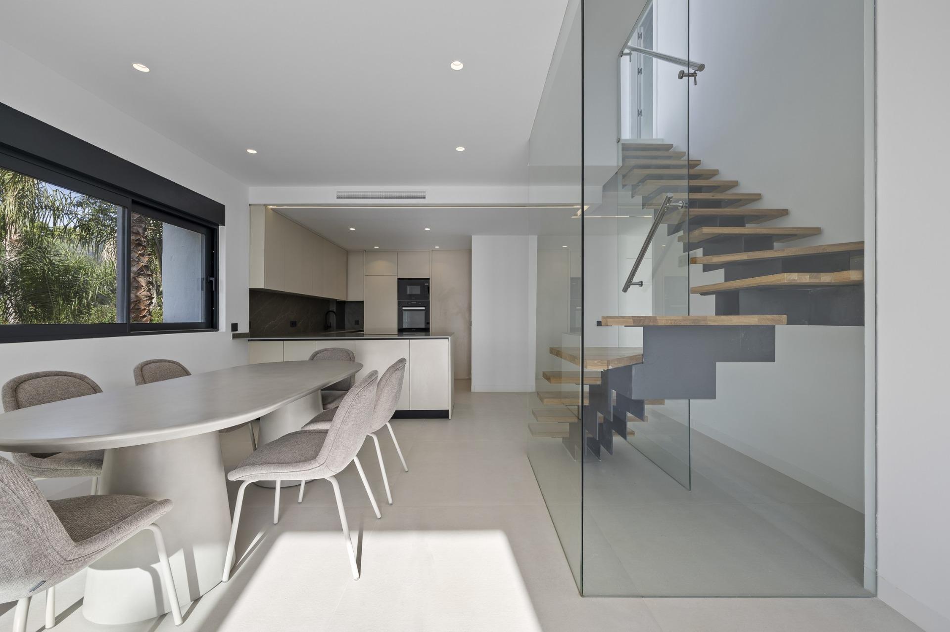 3 Bed, 2 Bath, ApartmentFor Sale, Estepona, Malaga