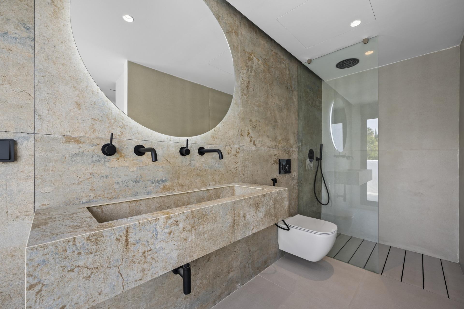 3 Bed, 2 Bath, ApartmentFor Sale, Estepona, Malaga