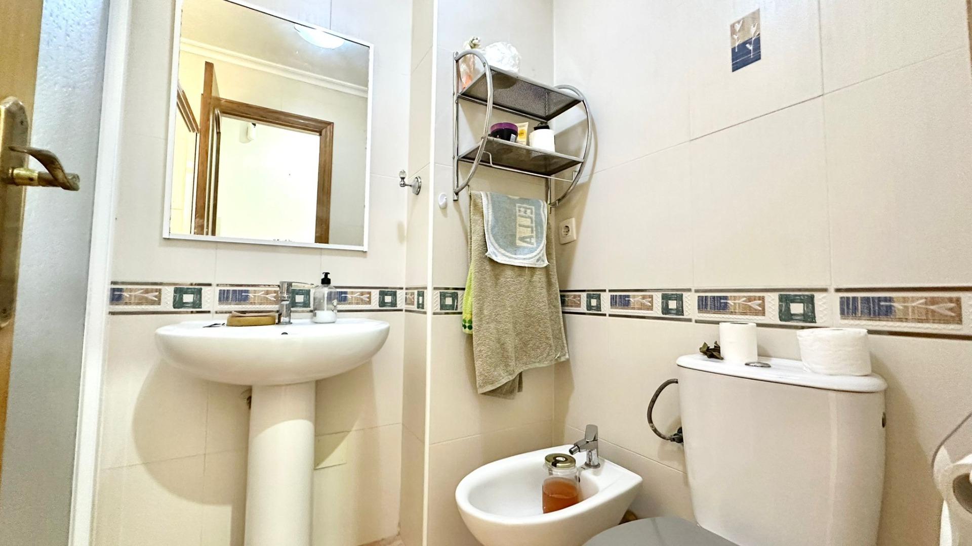 2 Bed, 1 Bath, ApartmentFor Sale, Torrevieja, Alicante