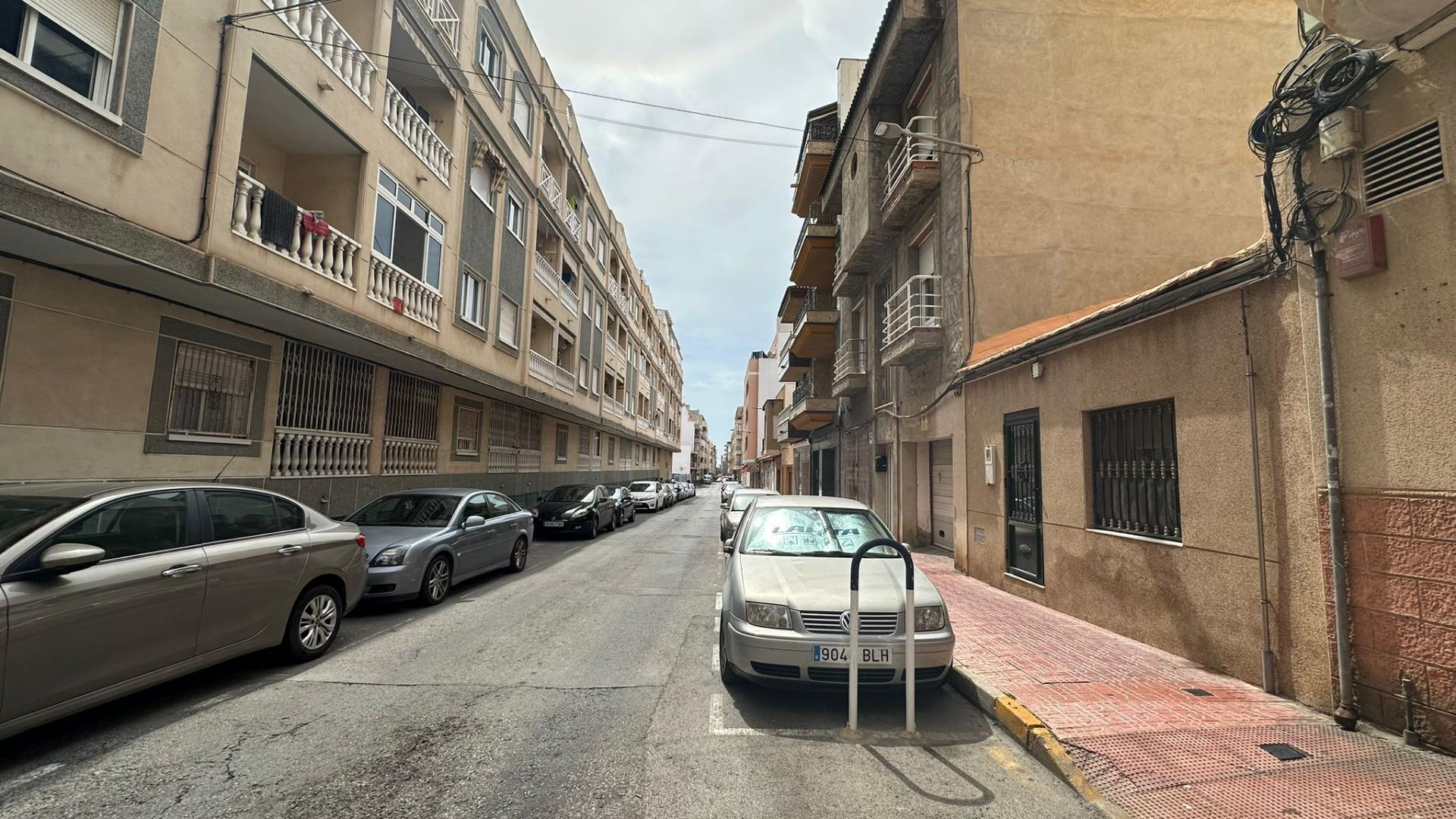 2 Bed, 1 Bath, ApartmentFor Sale, Torrevieja, Alicante