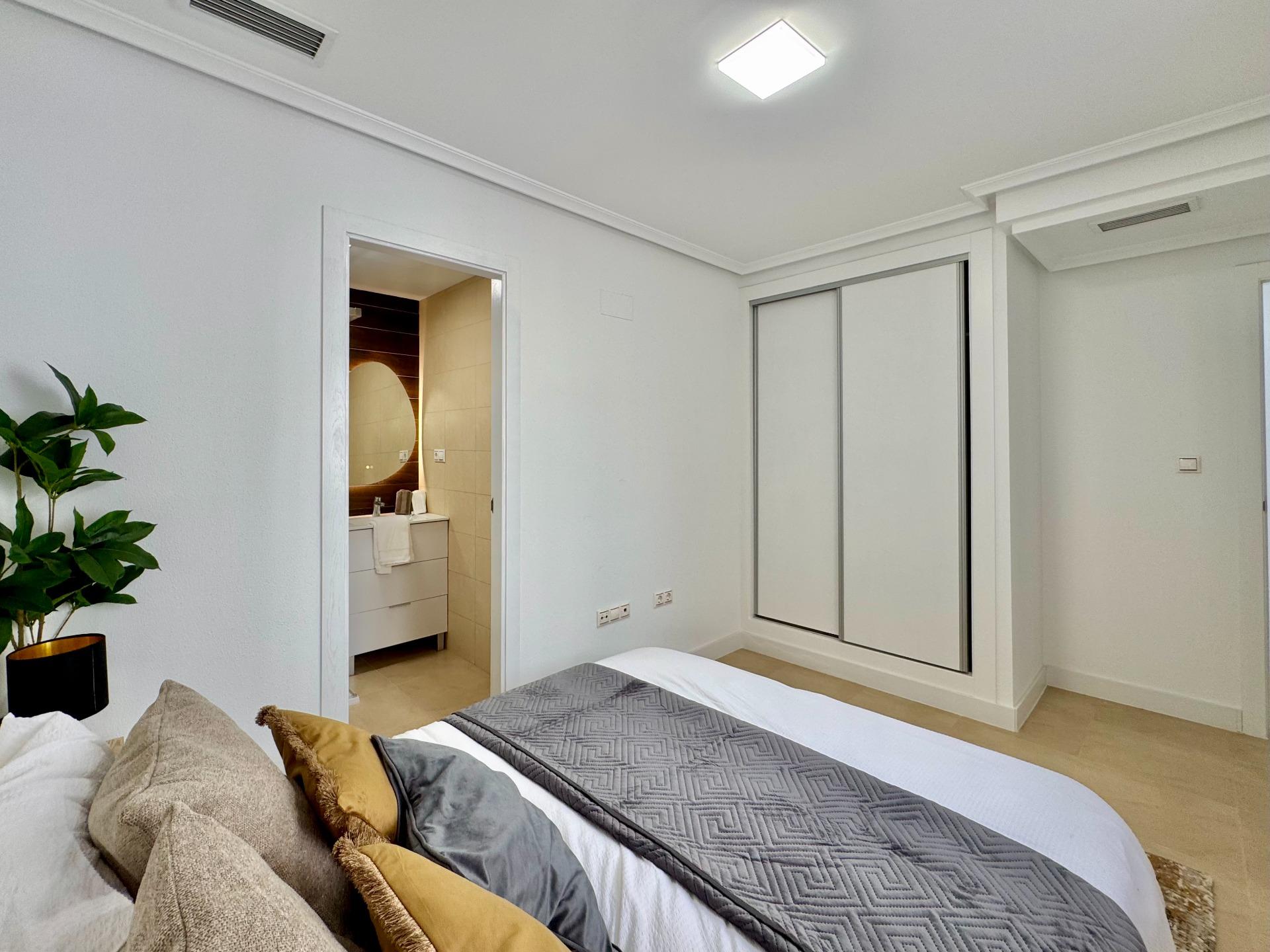 3 Bed, 2 Bath, ApartmentFor Sale, Torrevieja, Alicante