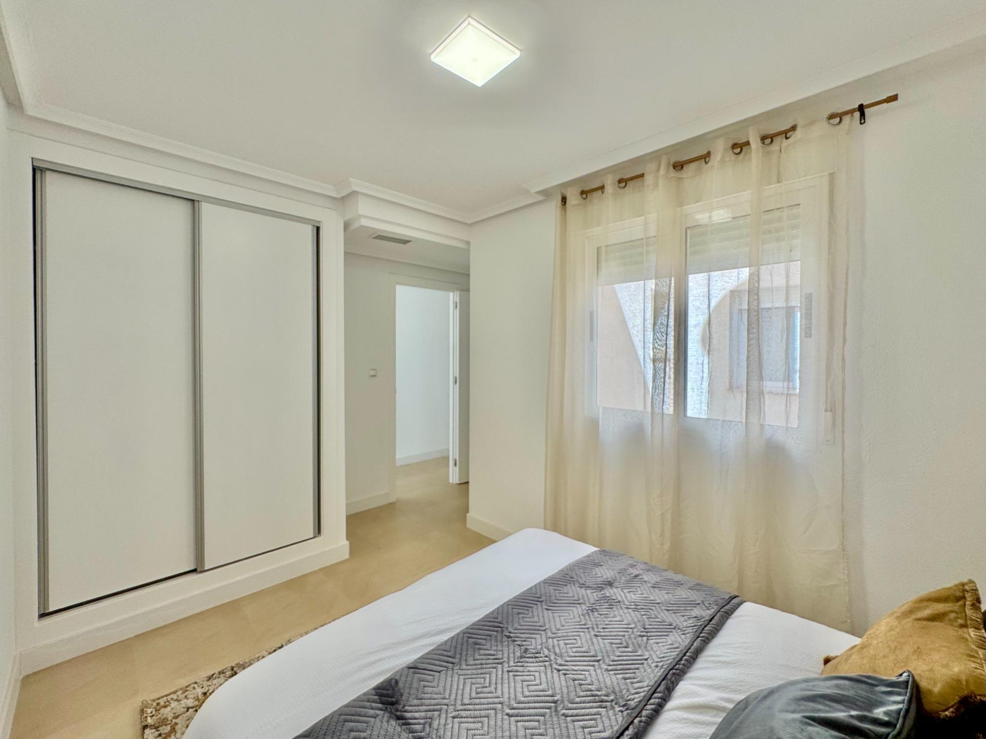 3 Bed, 2 Bath, ApartmentFor Sale, Torrevieja, Alicante